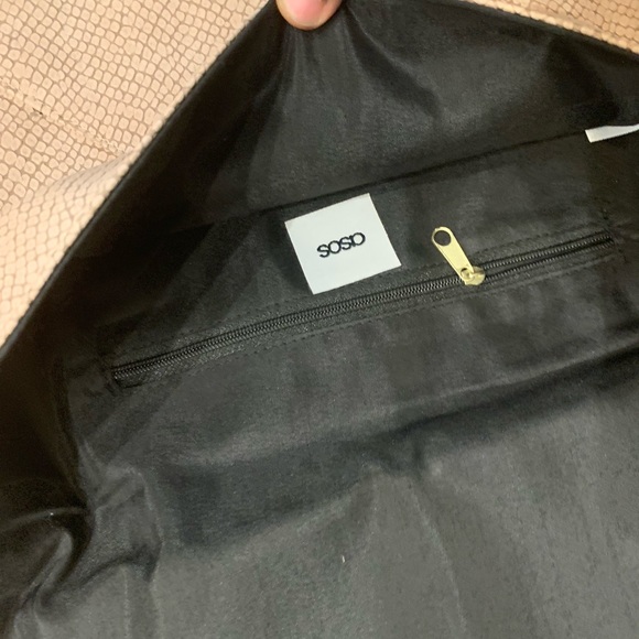 ASOS NUDE ENVELOPE CLUTCH - Picture 3 of 3